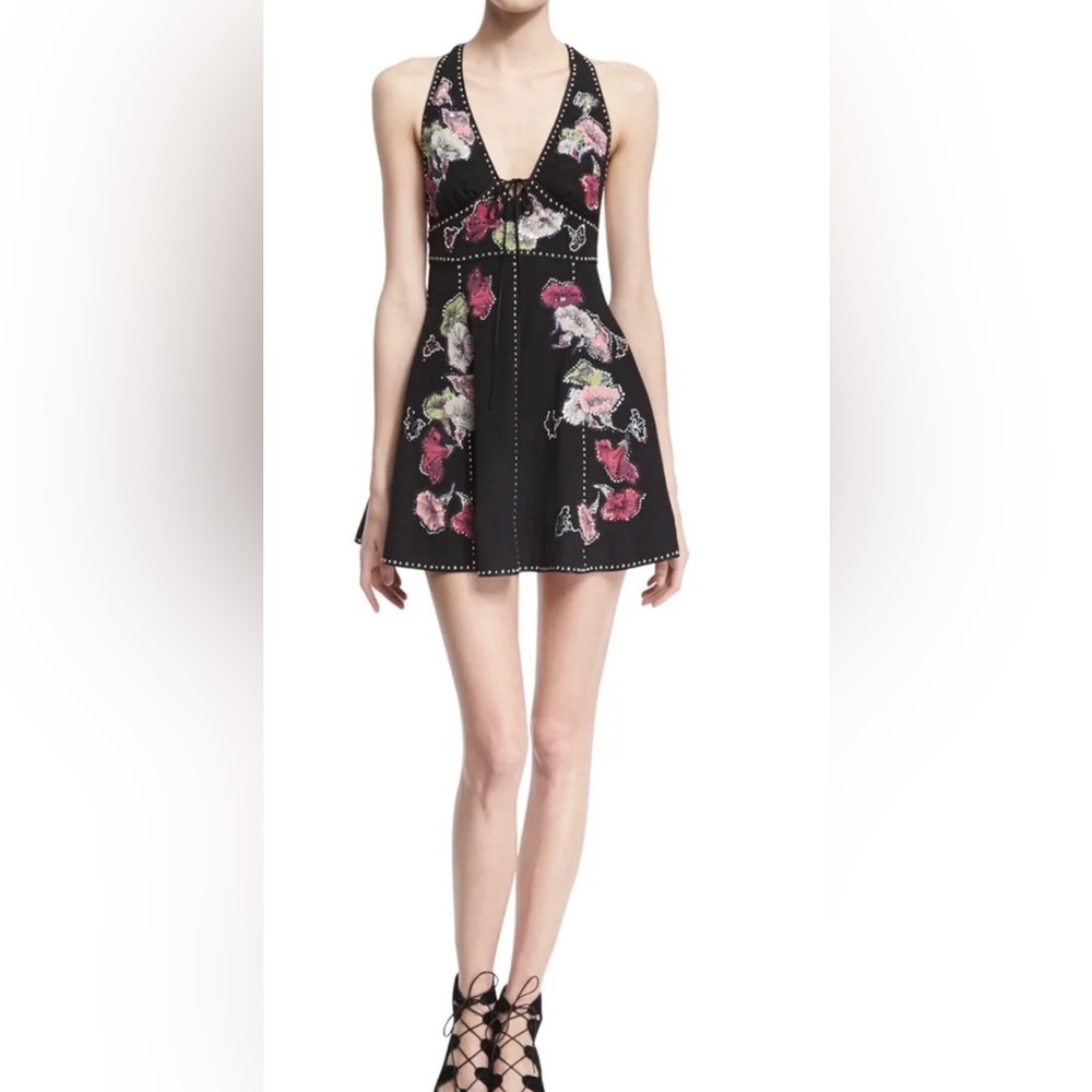 Marc Jacobs minidress in floral print with studs. Size 6